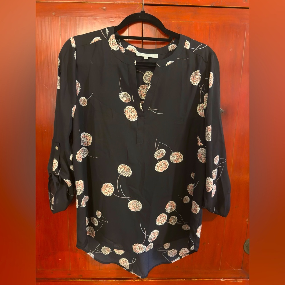 Daniel Rainn Blouse Floral V-Neck Pullover Button-Up Sleeves Like New